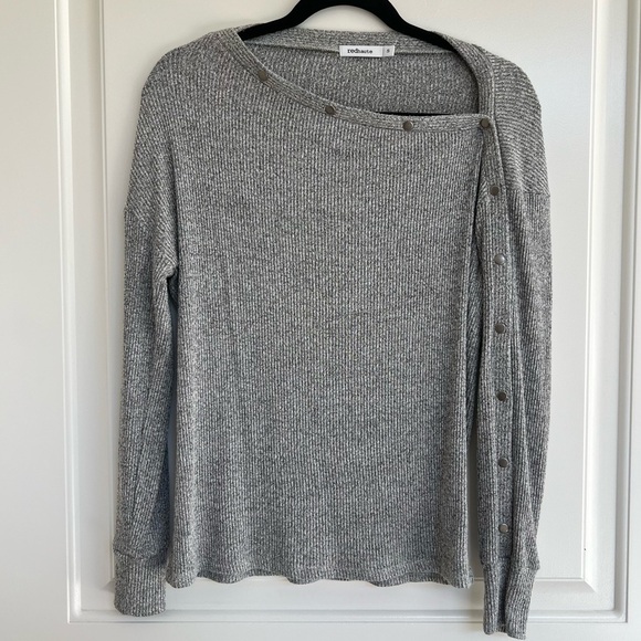 Redhaute Sweaters - Redhaute Button Asymmetrical Off the Shoulder Lightweight Sweater